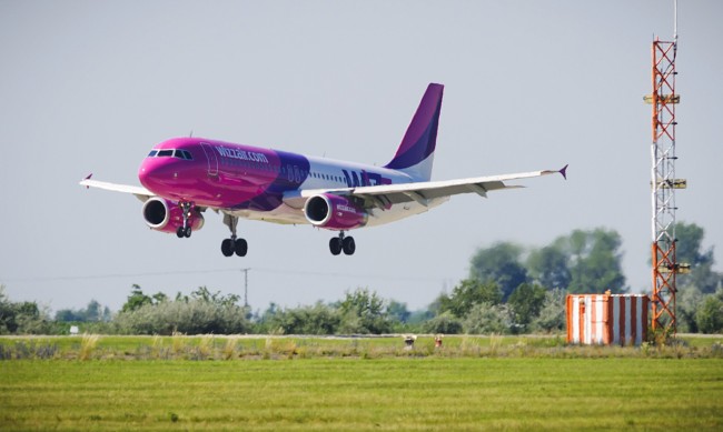 Пилоти гневни на Wizz Air, шефът им се оплаква, че си взимат почивки