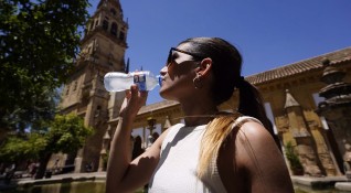 Испания регистрира изключителна жега през юни като страната е обхваната