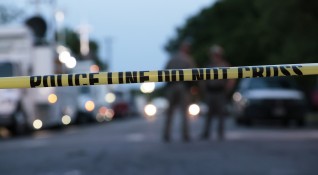 Тексаската полиция ликвидира мъж който открил стрелба в ученически физкултурен