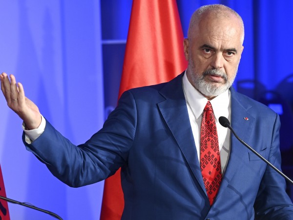 Албанският премиер Еди Рама заяви, че не очаква срещата на
