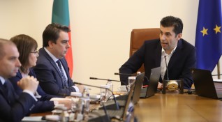 Министерски съвет МС прие искането на премиера Кирил Петков всички