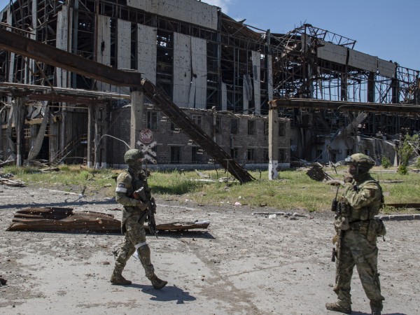 Руската армия заяви днес, че е разрушила склад за оръжия,