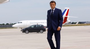 Държавният глава на Франция отправи призив към гражданите съобщи Фигаро