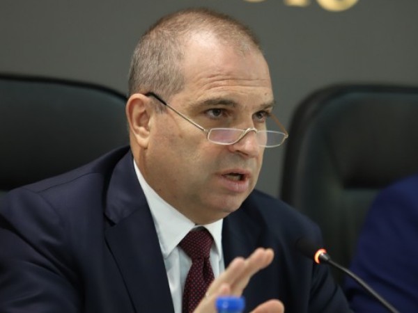 Вицепремиерът в оставка Гроздан Караджов сезира прокуратурата с доклада на