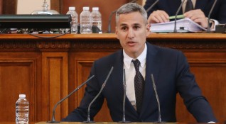 Председателят на парламентарната група на ПП Андрей Гюров заяви от