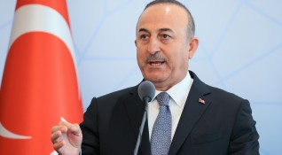 Турският външен министър деликатно обърна внимание на чуждестранен журналист че