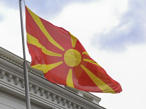 "Нокаут за македонската дипломация" нарече евентуалното предложение на френското председателство,