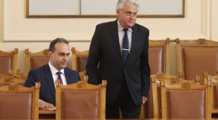 По настояване на министъра на отбрана Драгомир Заков депутатите закриха