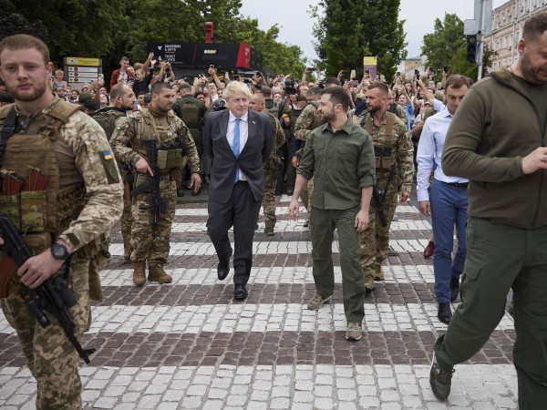 Британският премиер Борис Джонсън се срещна с украинския президент Володимир