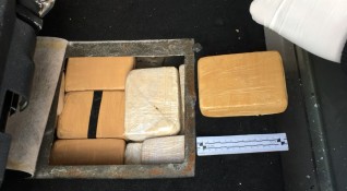 Сръбските гранични власти задържаха 1 2 кг кокаин в български