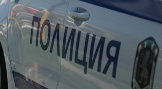 Гранични полицаи задържаха на ГКПП Калотина двама чужденци с над