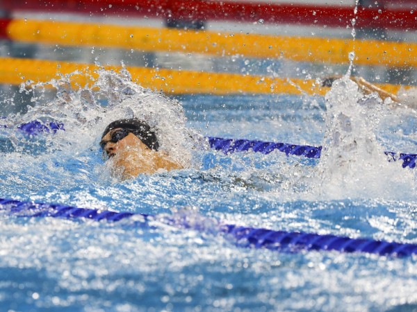 Fina, световното организация по плуване, гласува да спре транссексуалните спортисти