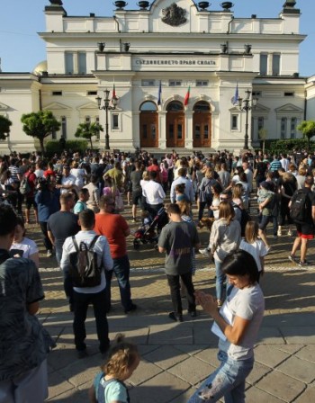 Има призиви за ескалация на напрежението на протестите