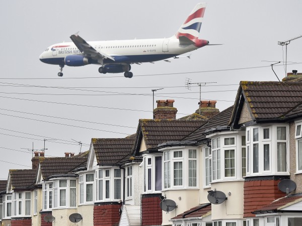 Британските авиолинии откриха вариант да наемат служители от ЕС, съобщи