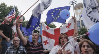 Над 120 000 грузинци излязоха на шествие по улиците на