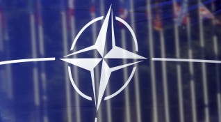 НАТО е продукт на Студената война и е средство на