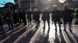 Турските власти издирват заподозрени от Ислямска държава при две отделни
