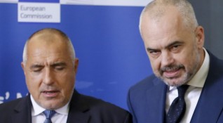 Премиерът на Албания Еди Рама проведе телефонен разговор с лидера