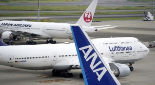 Авиокомпанията Луфтханза обяви че отменя още две хиляди полета съобщи