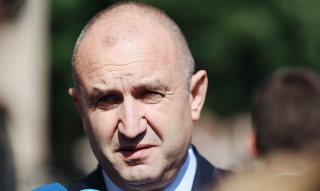 Радев: Премиерът призна, че изнася оръжие за Украйна и уцели Нинова