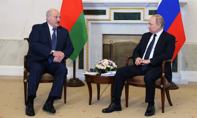 Путин обяви: Русия ще снабди Беларус с ракетни системи „Искандер-М“