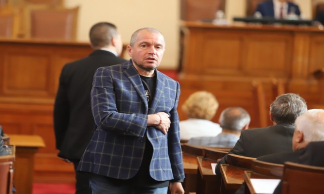 Тошко Йорданов: Петков се превърна в един по-образован Борисов