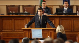 Премиерът Кирил Петков е внесъл оставката на правителството в Народното