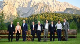Срещата на лидерите върха на Г 7 започна с подигравки насочени