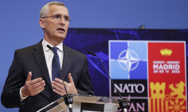 НАТО ще увеличи броя на войските си от 40 хил. на 300 хил.