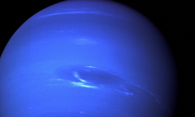 Ретрограден Нептун, ето какво да очакват зодиите