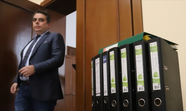 Асен Василев: Възможен е нов кабинет в този парламент