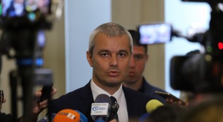 България гони 70 руски дипломати Новината обяви премиерът в оставка