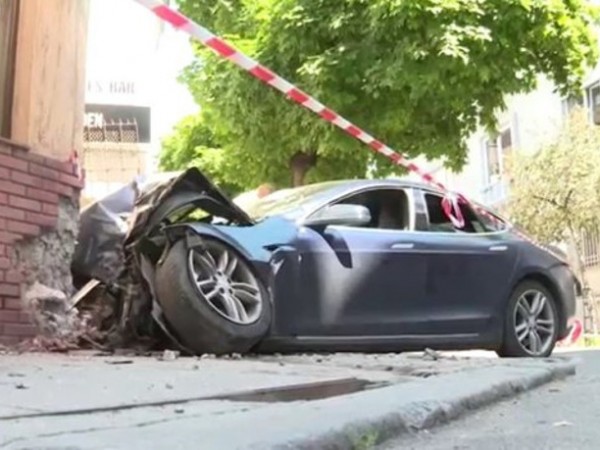 Пътен инцидент в центъра на София като по чудо се