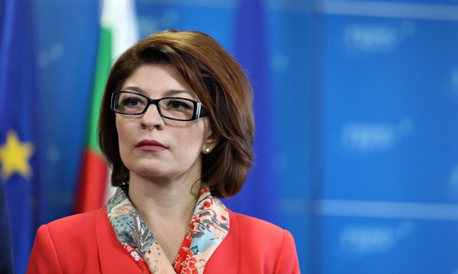 Атанасова: Няма да има подкрепа от 121 депутата за новия кабинет