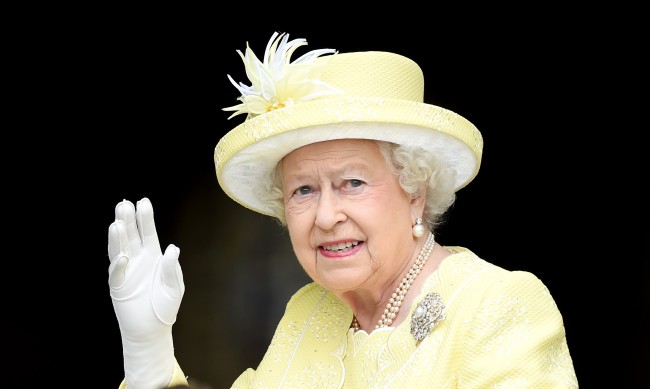 Намалиха задълженията на кралица Елизабет II