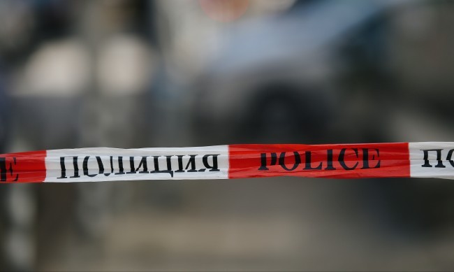 Мъж лисна бензин и подпали кола в Разградско