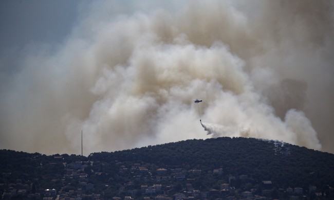 Огромен горски пожар избухна в окръг Чанаккале в Турция