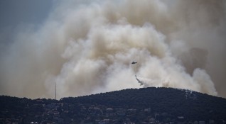 Огромен горски пожар се разрази днес в северозападния турски окръг
