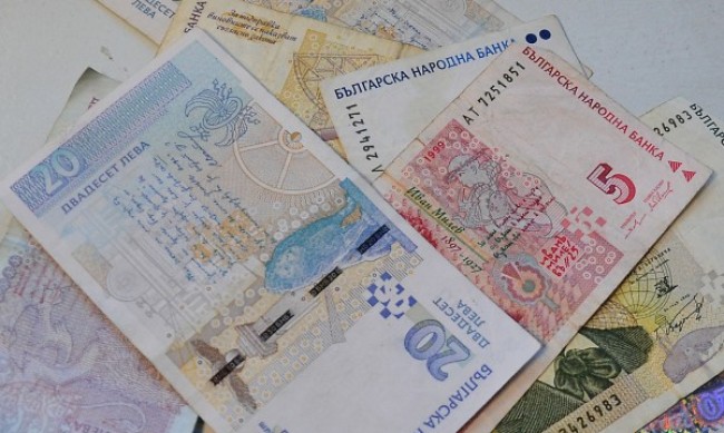 КНСБ поиска 800 лева минимална заплата от 1 януари 2023 г.