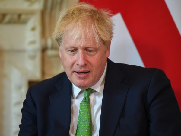 Британският премиер Борис Джонсън изживява най-тежката си криза, откакто е