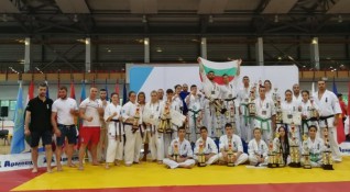 Силно представяне и много медали за български каратеки от Световната