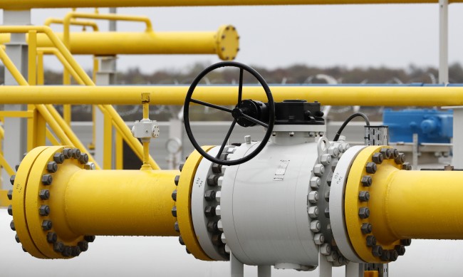 Фон дер Лайен: ЕС да се готви за пълно спиране на руския газ