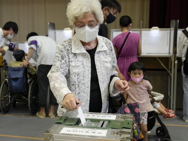 Избирателните секции в Япония отвориха врати днес в 7 ч.