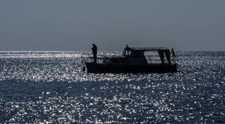 Торнадо в Охридското езеро обърна лодка Природното явление се е
