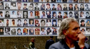 Днес в Босна бяха почетени и погребани петдесет новоидентифицирани жертви