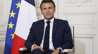 Френското общество очаква държавният глава Еманюел Макрон да говори за