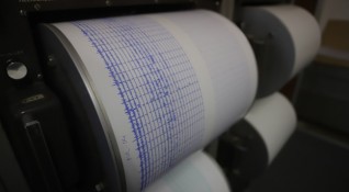 Три слаби земетресения са регистрирани тази нощ и рано сутринта