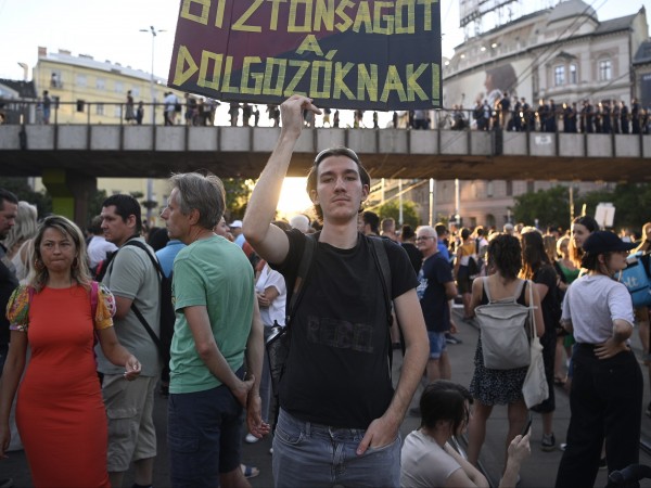 Нов протест се проведе в Унгария, съобщи Фигаро. Протестът събра