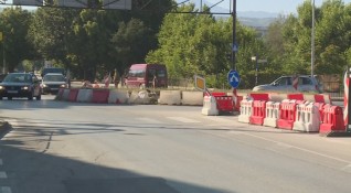 Най натоварените улици в Благоевград са пресечени от опасно кръгово кръстовище