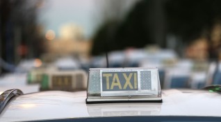 Таксиметровите шофьори в Турция са задължени да искат документите за